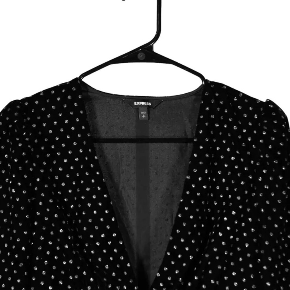 Express Polka Dot Plunge V Neck - Picture 7 of 11